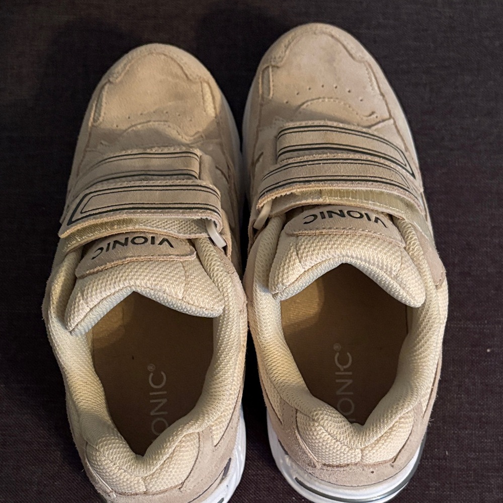 Vionic women’s Beige Velcro Sneakers - Picture 5 of 7